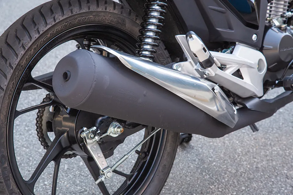 Honda CG 160 x Yamaha Fazer 150, as donas das ruas