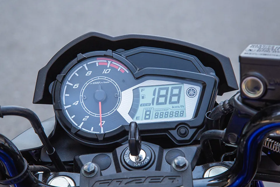 Honda CG 160 x Yamaha Fazer 150, as donas das ruas