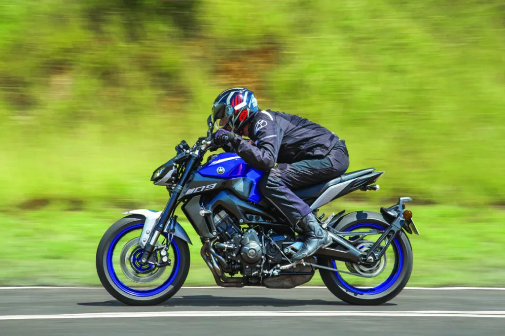 Honda CB 1000R x Yamaha MT-09: presença e muita pegada