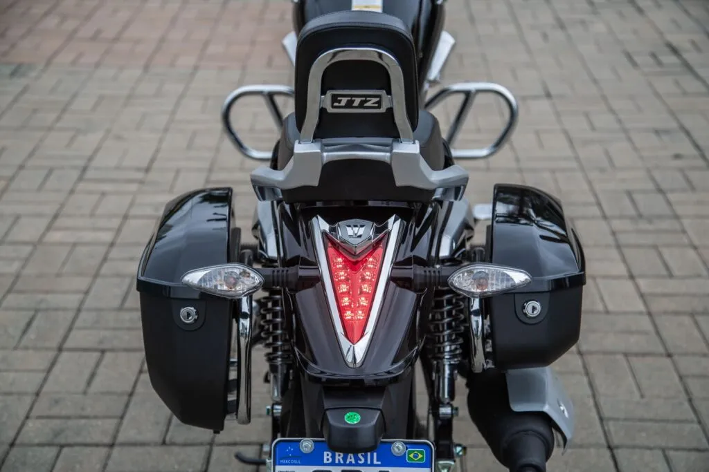 Haojue Master Ride, uma pequena custom em traje de gala