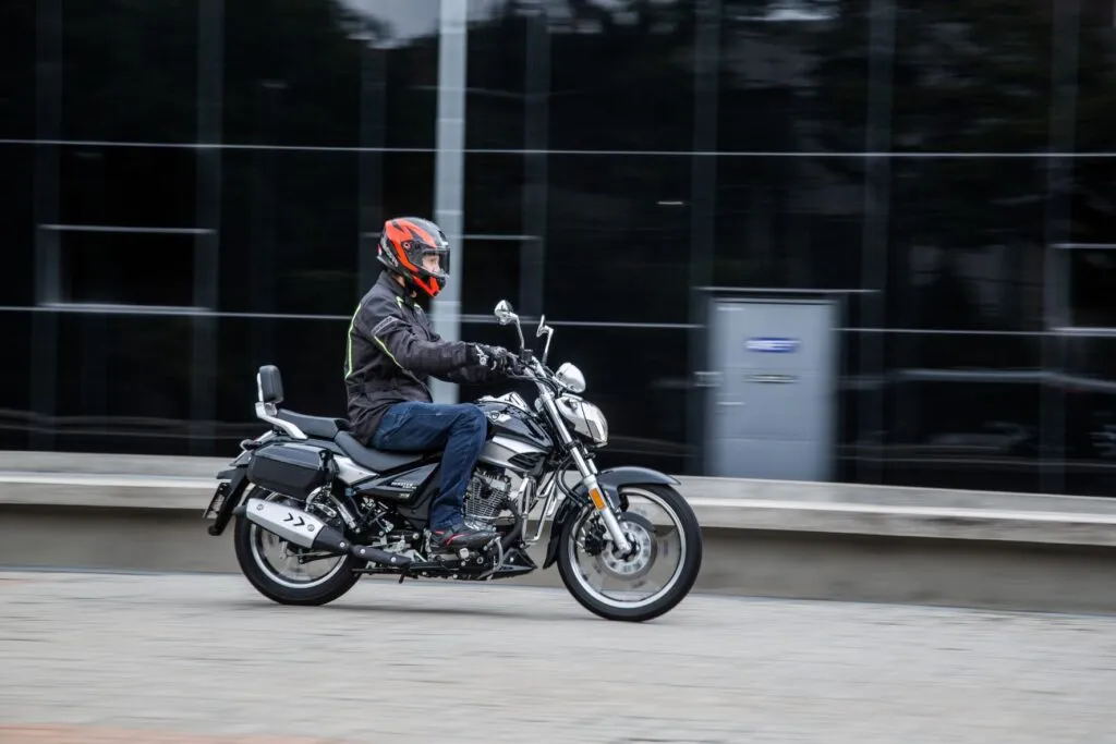 Haojue Master Ride, uma pequena custom em traje de gala