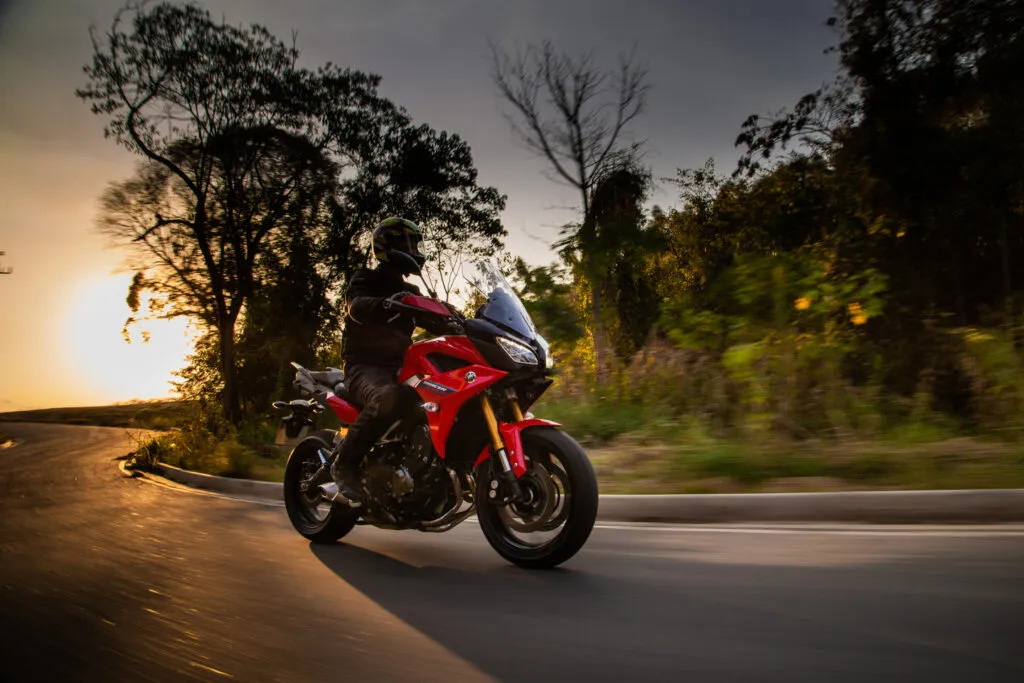 Yamaha Tracer 900 GT: quando razão e emoção se cruzam