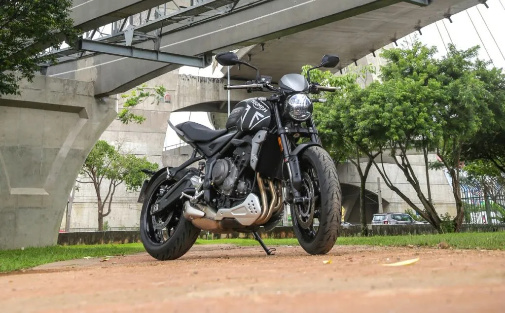 Triumph Trident 660: média cilindrada e personalidade forte 