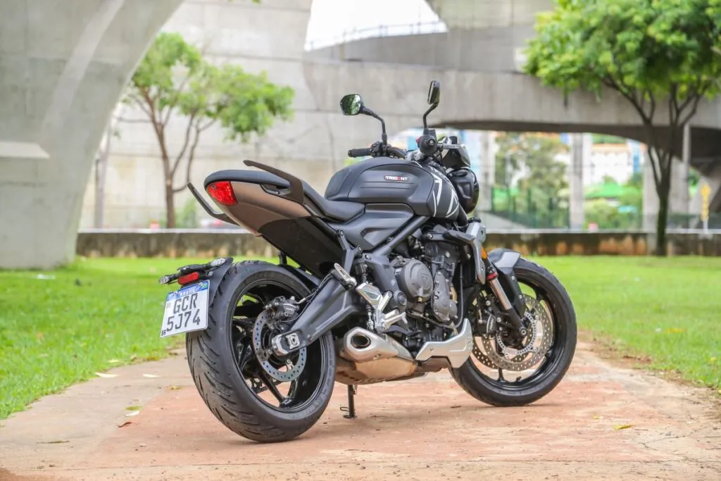Triumph Trident 660: média cilindrada e personalidade forte 