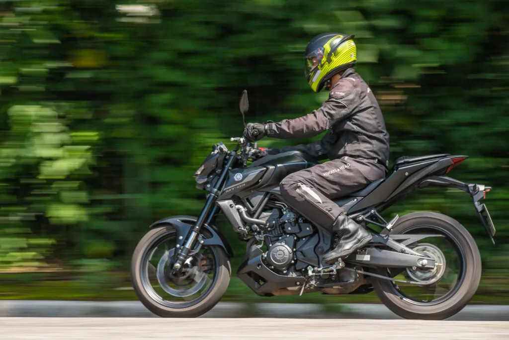 Yamaha MT-03: moderna, eficiente e muito divertida