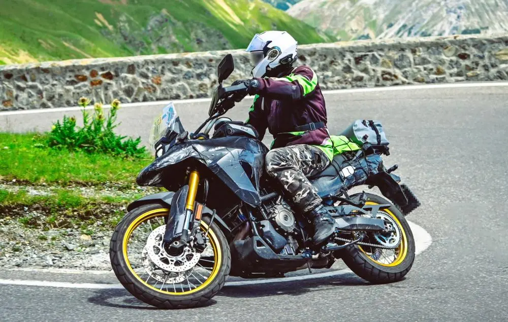 Suzuki V-Strom 700