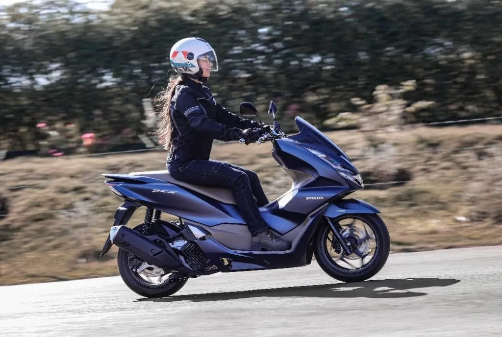 O lubrificante perfeito para sua scooter
