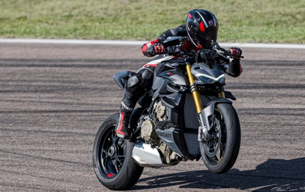 Ducati atualiza Streetfighter V4 e apresenta versão V4 SP2