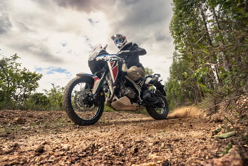 Honda-CRF-1100L-Africa-Twin-2023-11