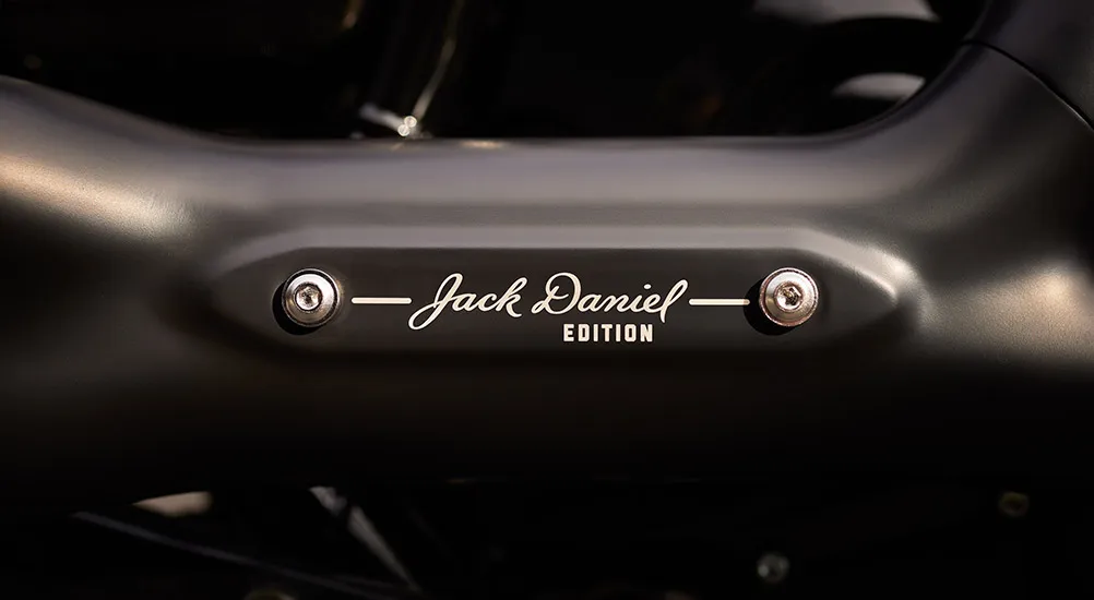 Nova colaboração entre Indian e Jack Daniel's traz pintura com whisky
