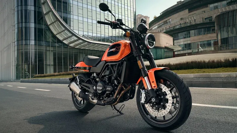 Harley-Davidson X500 laranja; modelo exclusivo para a China