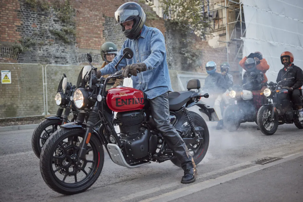 Royal Enfield revisa política de frete e estende campanha da Hunter 350