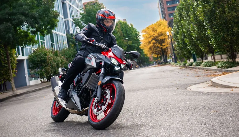 Kawasaki Z500 e Z500 SE: a saga continua