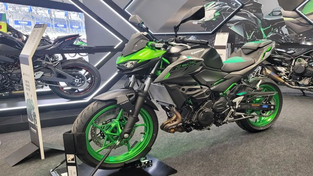 Kawaaski Z500 chega ao Brasil em agosto