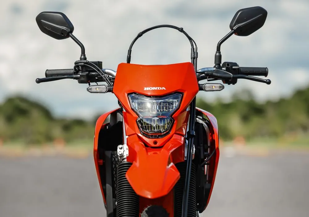 XR 300L Tornado_EST_2025_ (11)