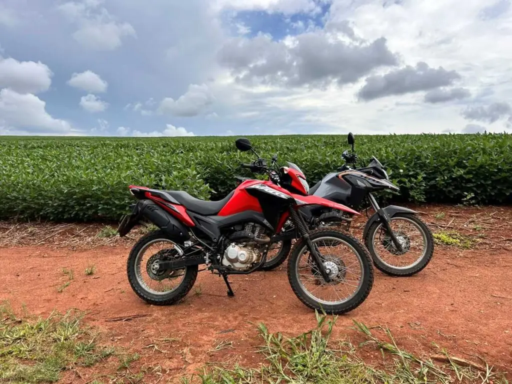 imagem lateral das Honda Bros 160 e XRE 190