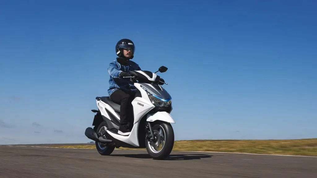 Yamaha Fluo Hybrid em ação