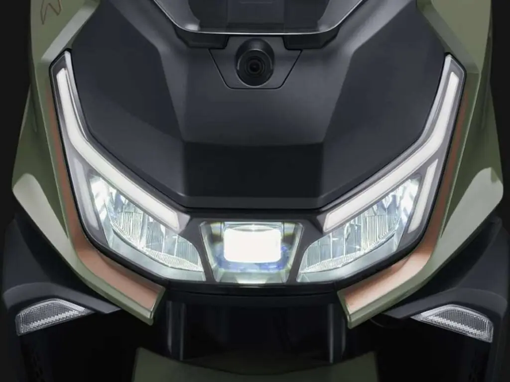 imagem do farol em led do novo Honda NS150GX