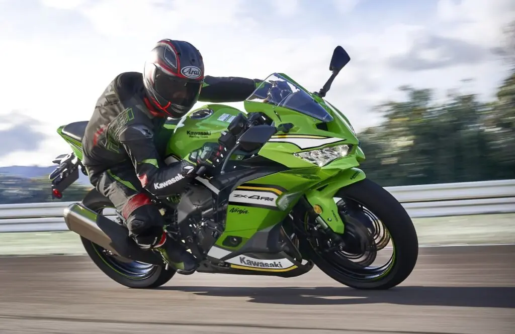 Kawasaki Ninja ZX-4RR tem lançamento confirmado no Brasil
