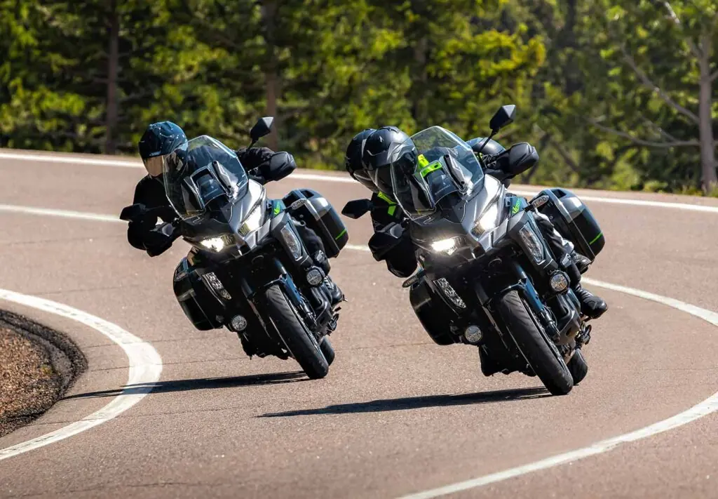 Versys 1100 em estrada 