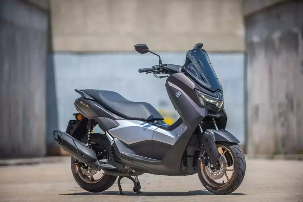 imagem lateral yamaha NMax ABS Connected 2025