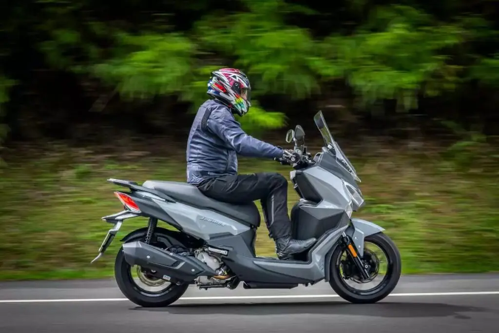 imagem lateral dafra joyride 300 2025