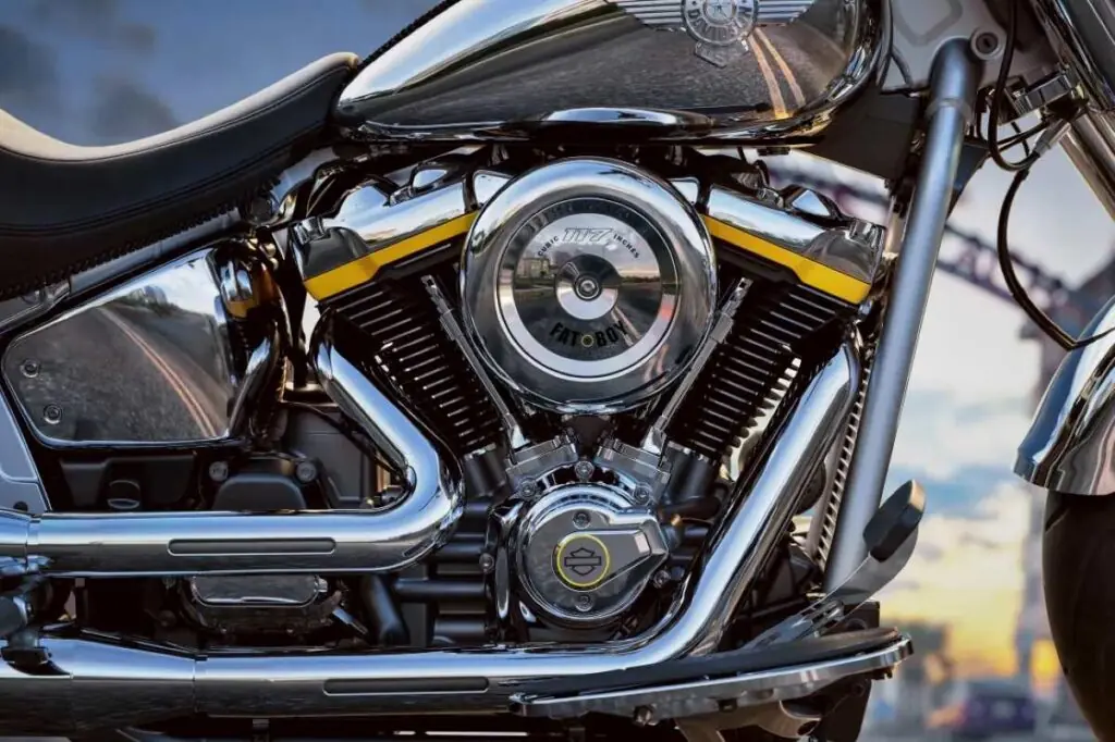 imagem motor Harley-Davidson Fat Boy Gray Ghost 2025
