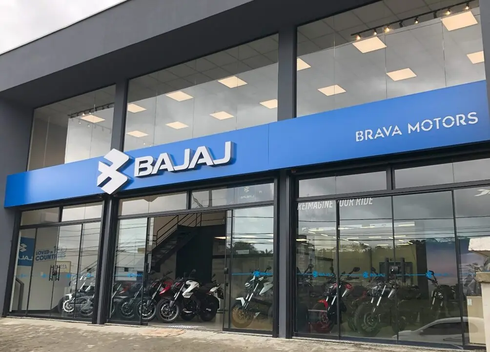 Fachada concessionária Bajaj do Brasil em Joinville, Santa Catarina