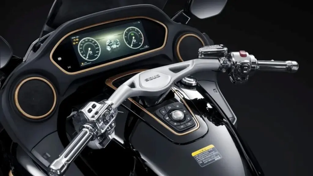 imagem do painel da Souo LH2000 com motor de 8 cilindros