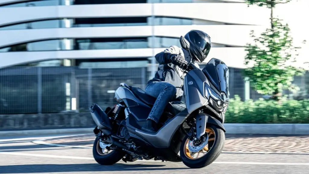 Yamaha NMAX 155 europa detalhes