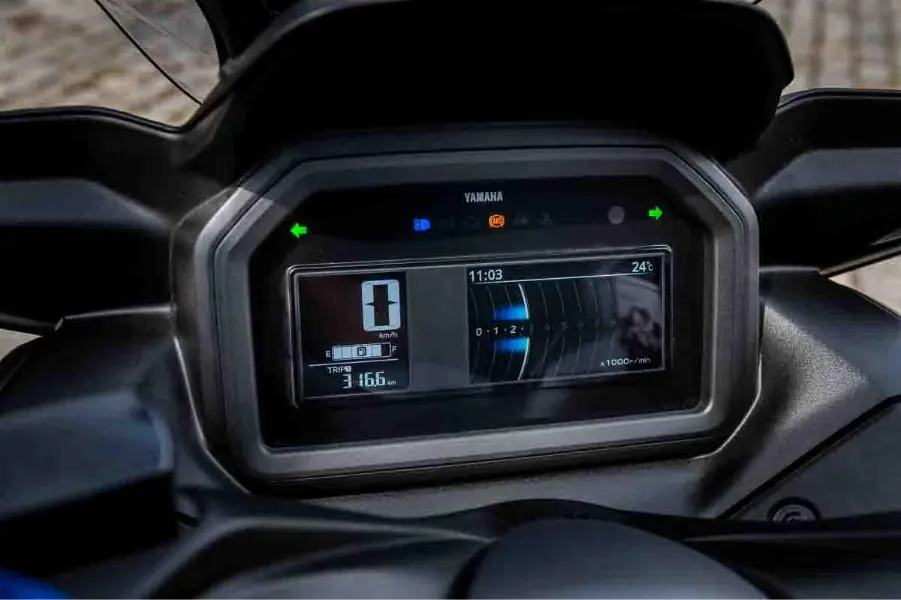 imagem do painel do yamaha xmax 300 connected