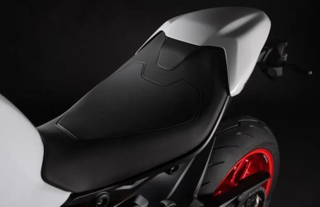 imagem do assento da nova monster v2 2026