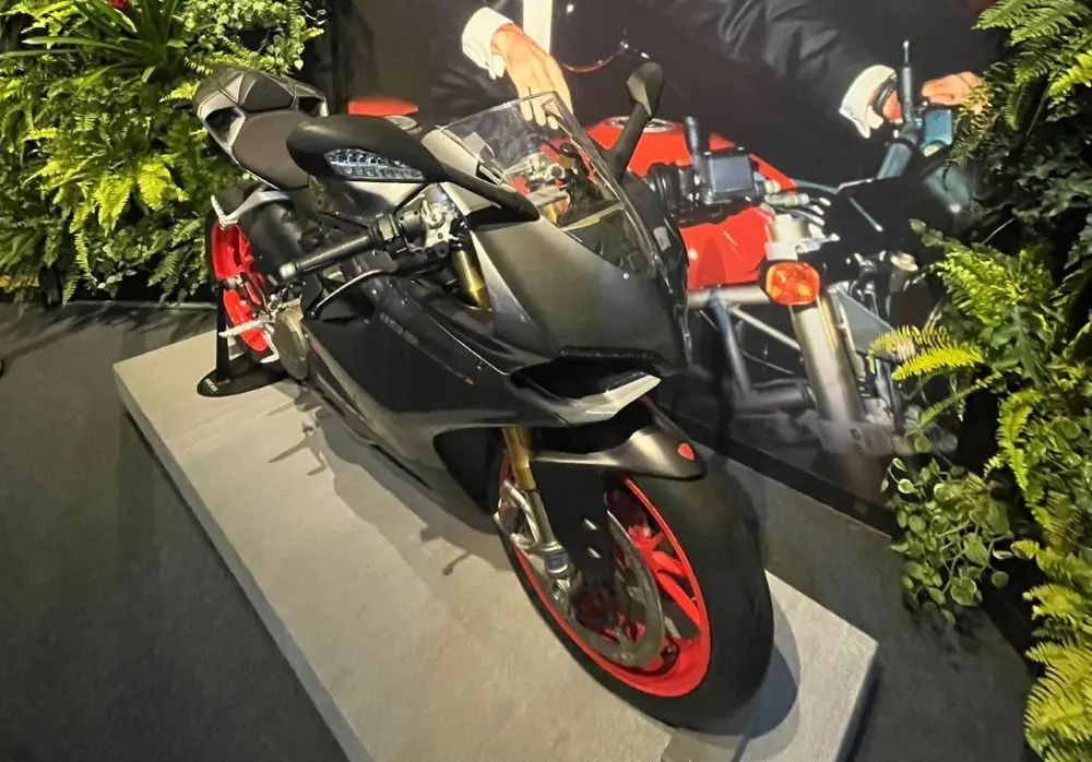 Ducati-Panigale-1199-Senna