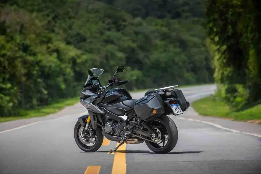 imagem traseira Suzuki GSX-S1000 GX