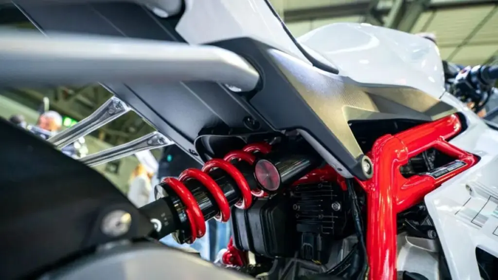 imagem suspensão traseira Kove 350RR Jérez