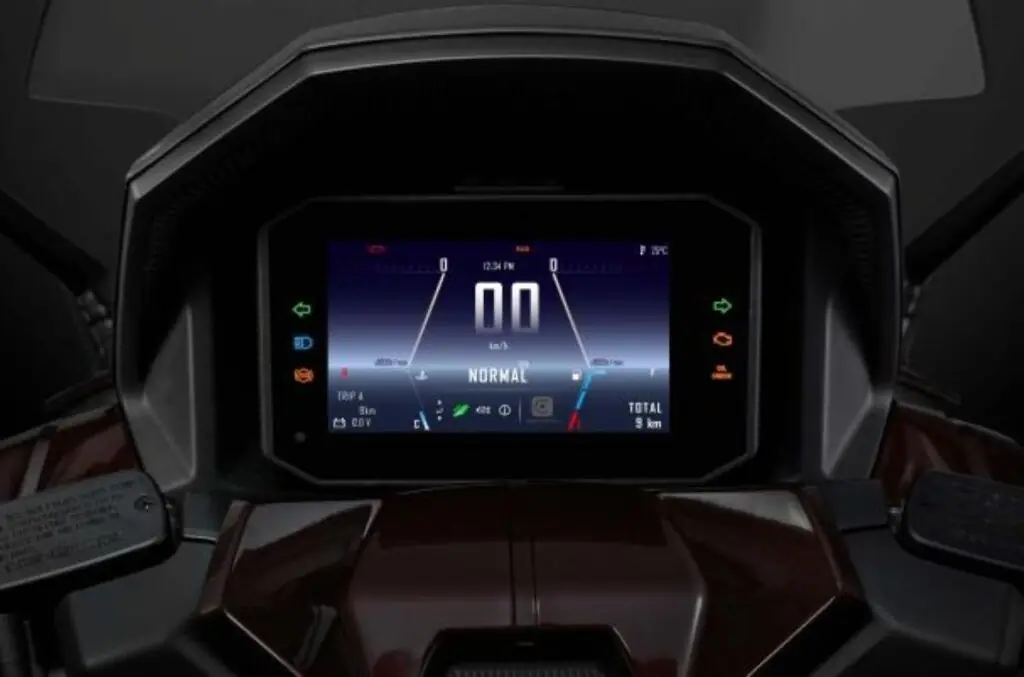 imagem do painel tft do SYM TTLBT: o "Maxiscooter Grand Tourer"