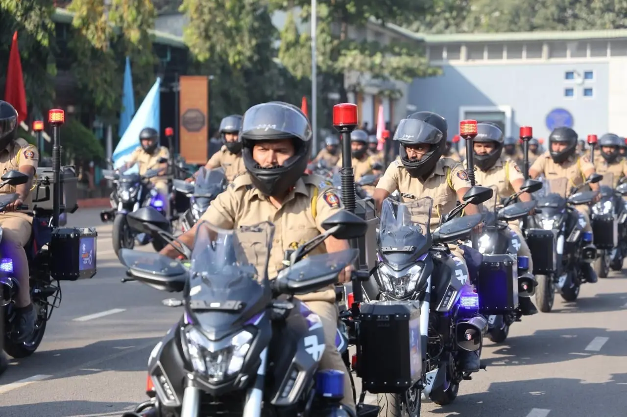 Bajaj-Dominar-400-polícia-índia