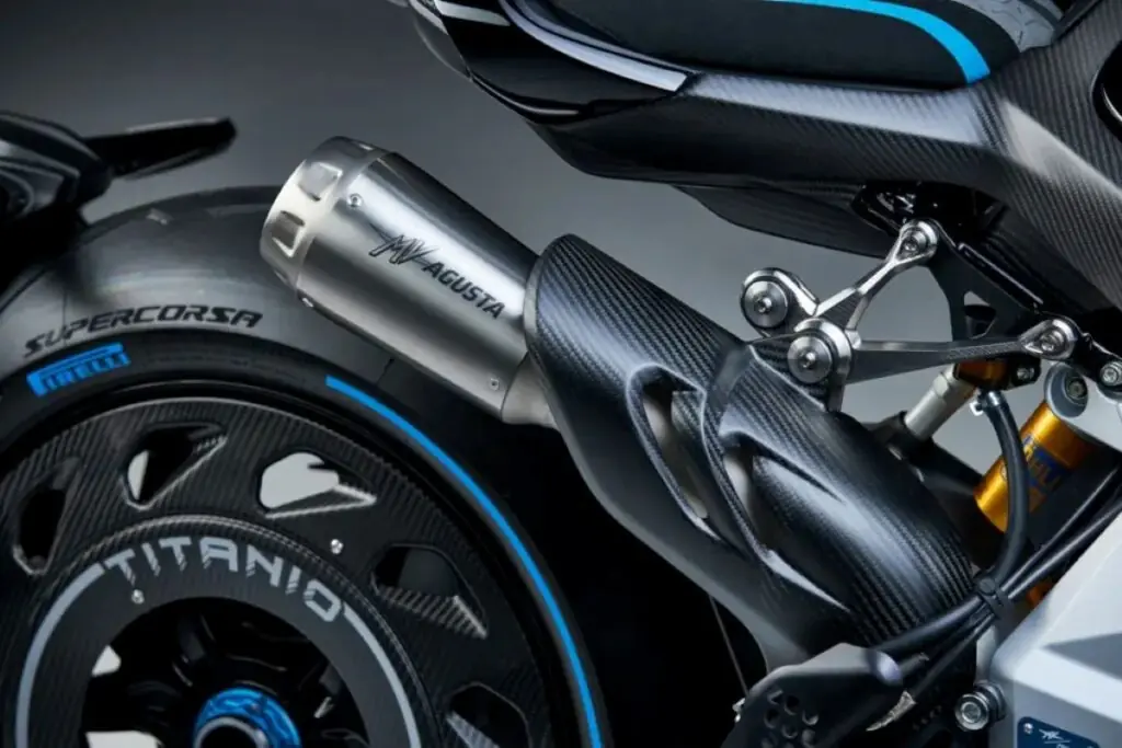 imagem ponteira de escapamento MV Agusta Rush Titanio