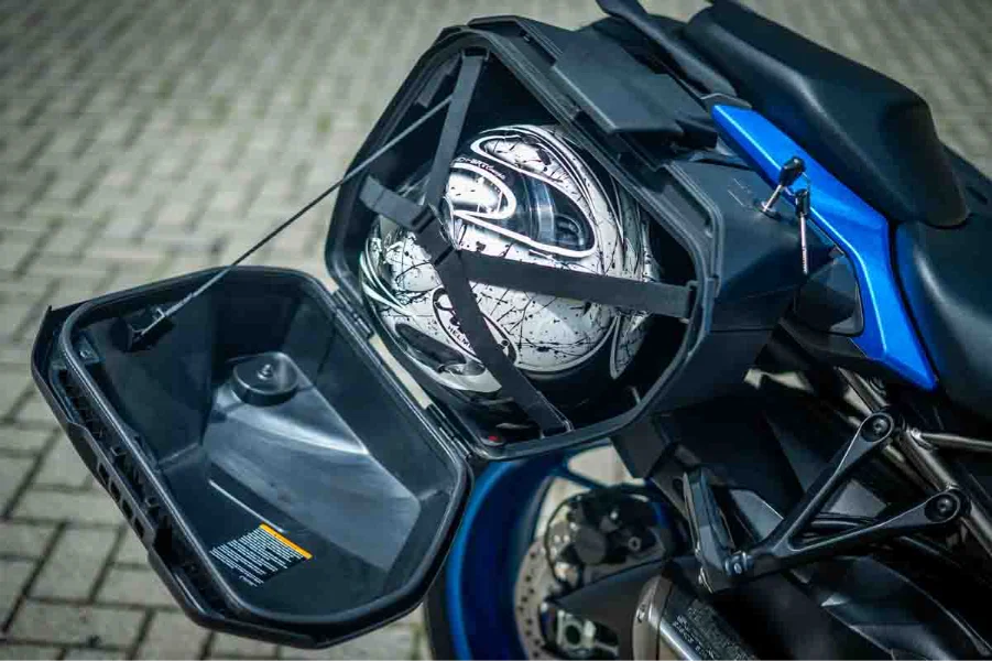 imagem das malas laterais da Suzuki GSX-S1000GT 2026