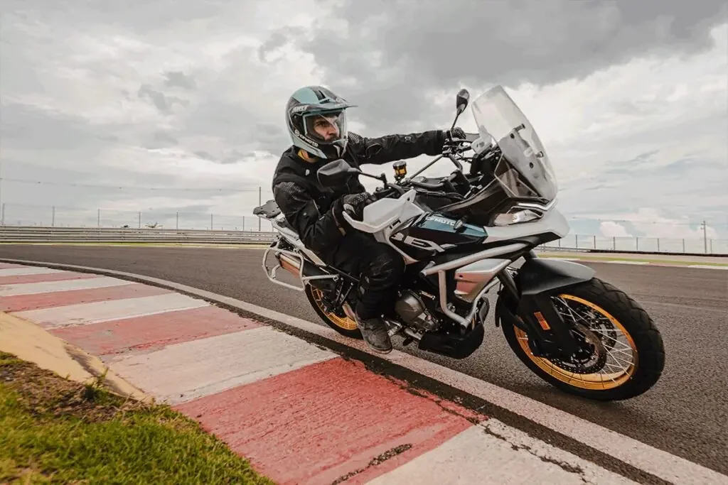 imagem cfmoto ibex 700