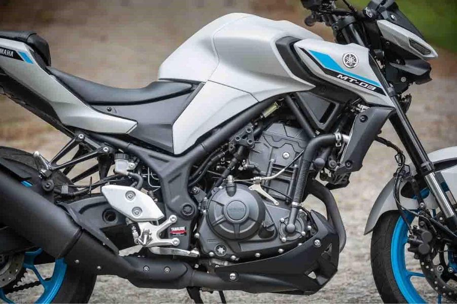 imagem do motor da yamaha mt-03