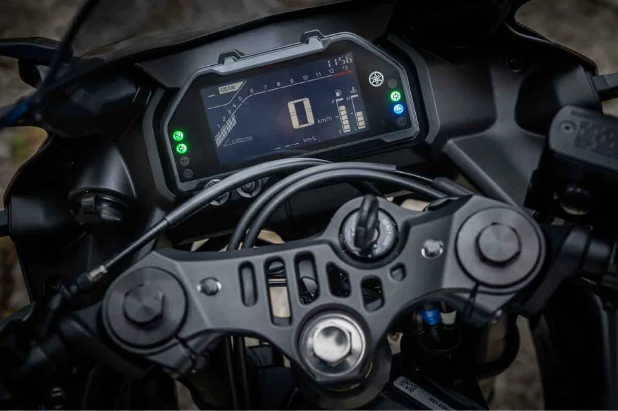 imagem do painel da yamaha mt-03 e r3