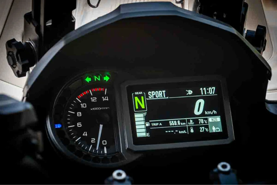 imagem do painel TFT da Kawasaki Versys 1100 GT 2026