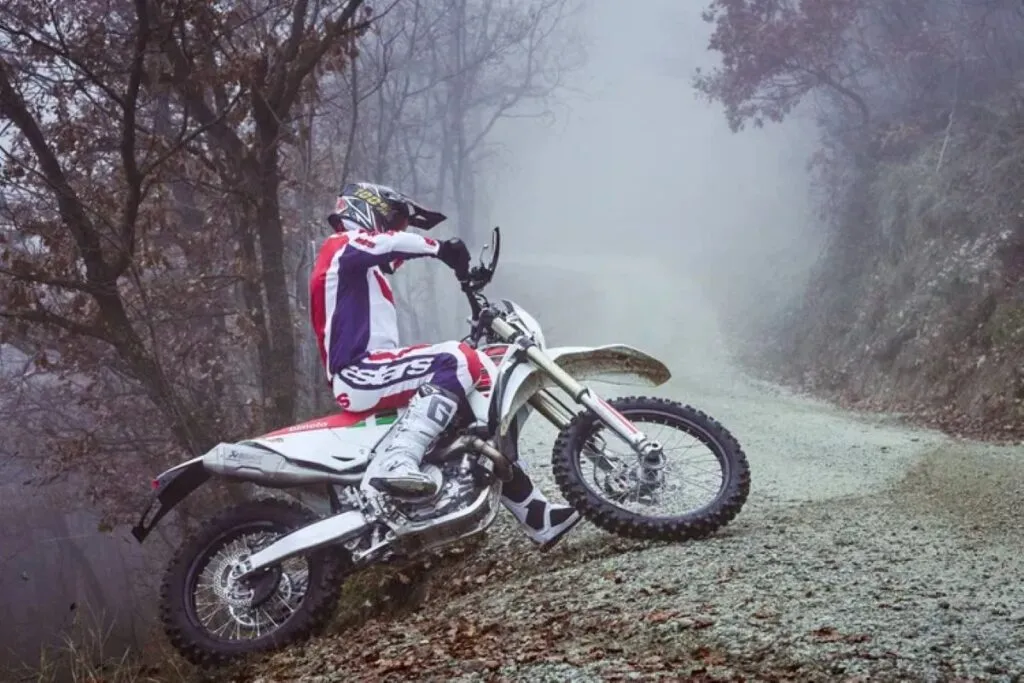 imagem Bimota BX450 no enduro mundial