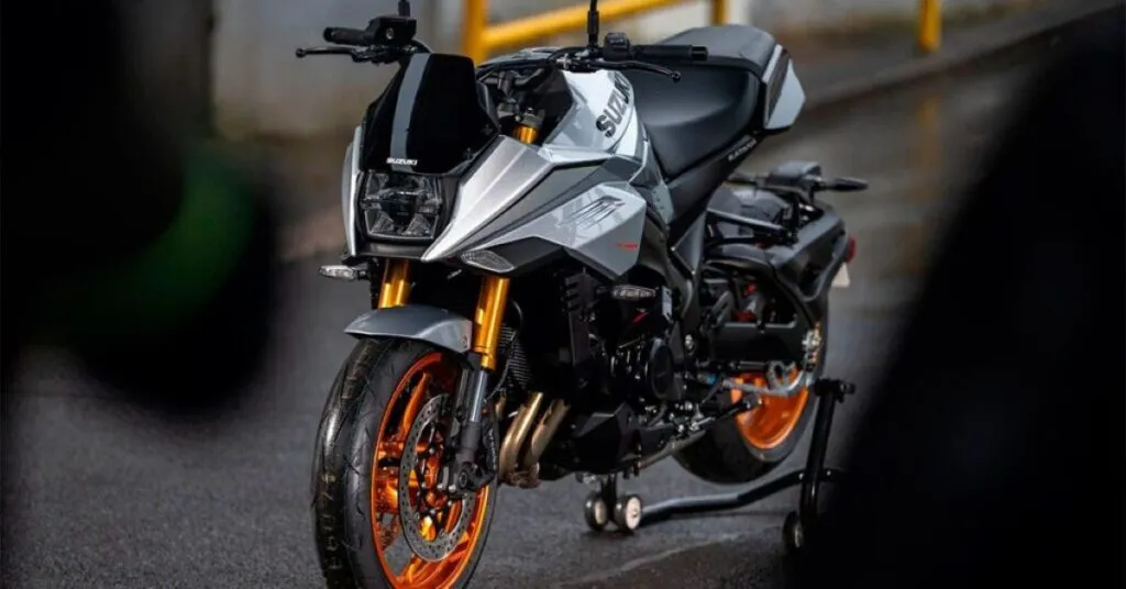imagem frontal da Suzuki Katana Limited Edition