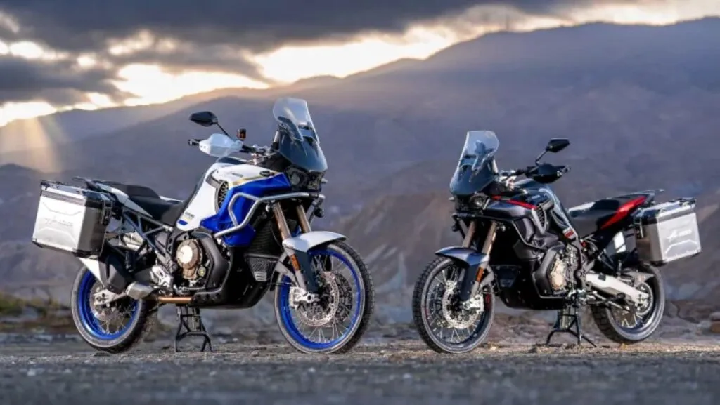 imagem MV Agusta Enduro Veloce 2026 na paisagem