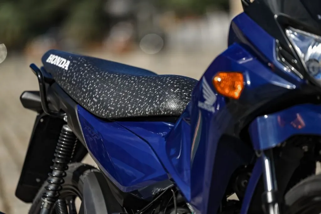 imagem lateral da Honda Pop 110i ES 2027