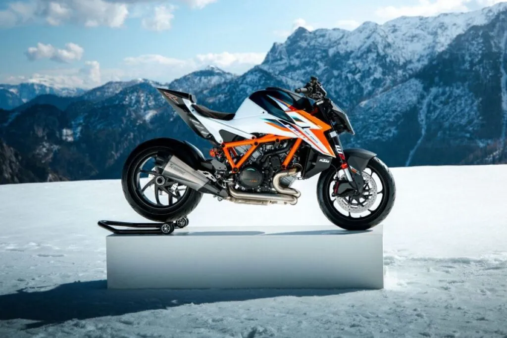 imagem lateral direita KTM 1390 Super Duke RR 2026
