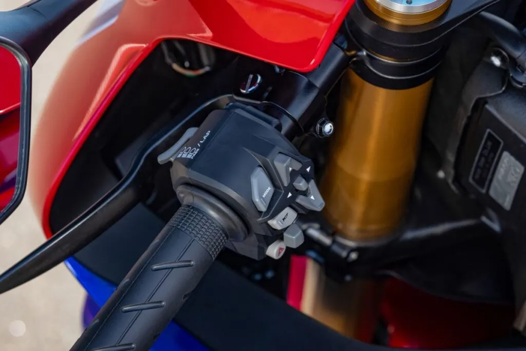 imagem joystick Honda CBR1000RR-R Fireblade SP