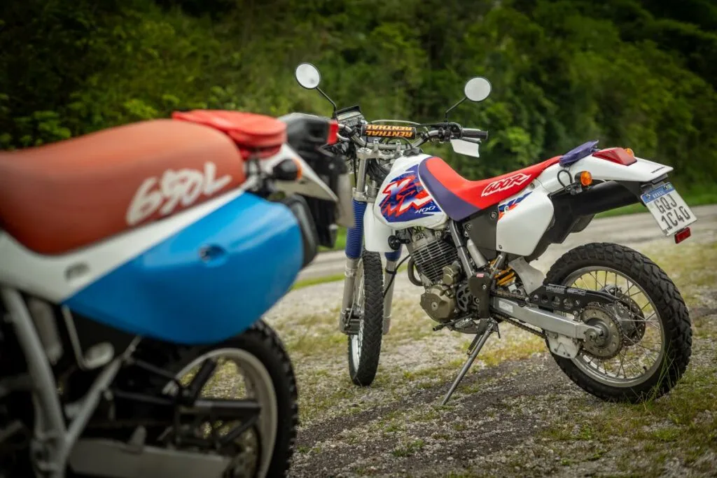 imagem lateral da linha honda xr